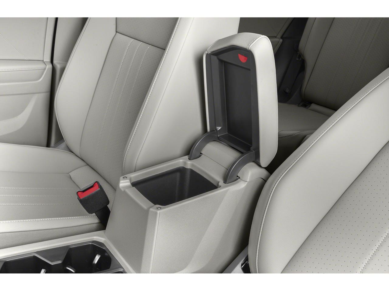 2022 Volkswagen Tiguan Comfortline R-Line Black Edition Photo5