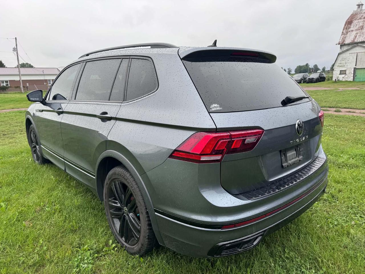 2022 Volkswagen Tiguan Comfortline R-Line Black Edition Photo5
