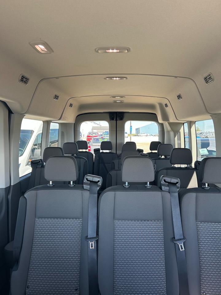 2026 Ford Transit Passenger Wagon XLT T-350 148 Med Roof  AWD 302A Photo