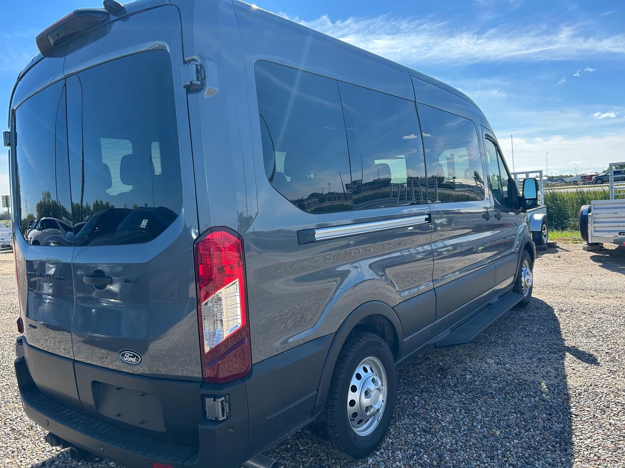2026 Ford Transit Passenger Wagon XLT T-350 148 Med Roof  AWD 302A Photo