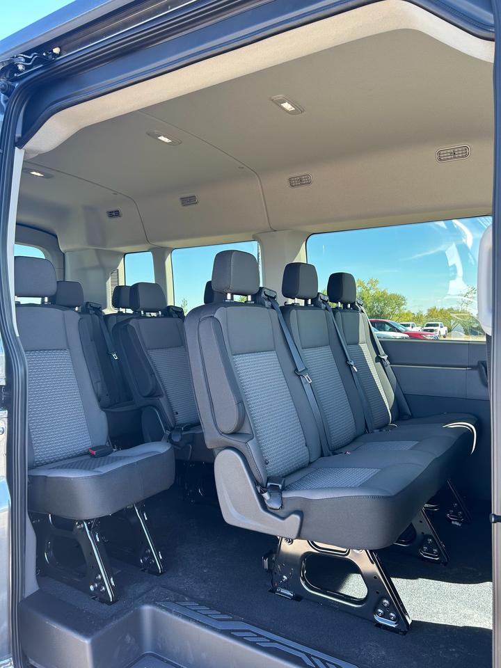 2026 Ford Transit Passenger Wagon XLT T-350 148 Med Roof  AWD 302A Photo
