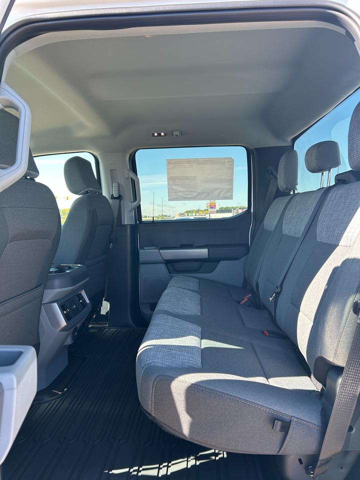 2027 Ford F-250 Super Duty SRW XLT 4WD Crew Cab 6.75' Box 603A Photo
