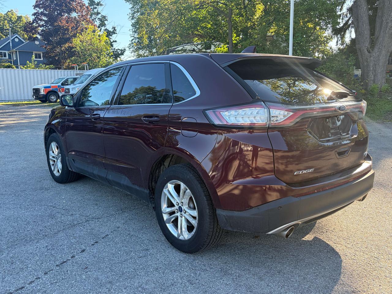 2017 Ford Edge SEL 4dr  AWD Photo2