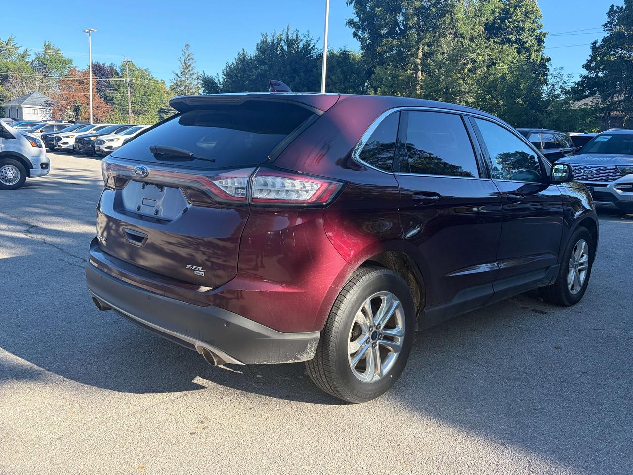 2017 Ford Edge SEL 4dr  AWD Photo4