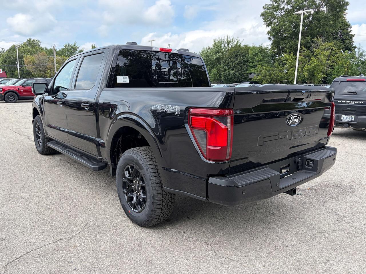 2026 Ford F-150 XLT 4WD SuperCrew 5.5' Box Photo2
