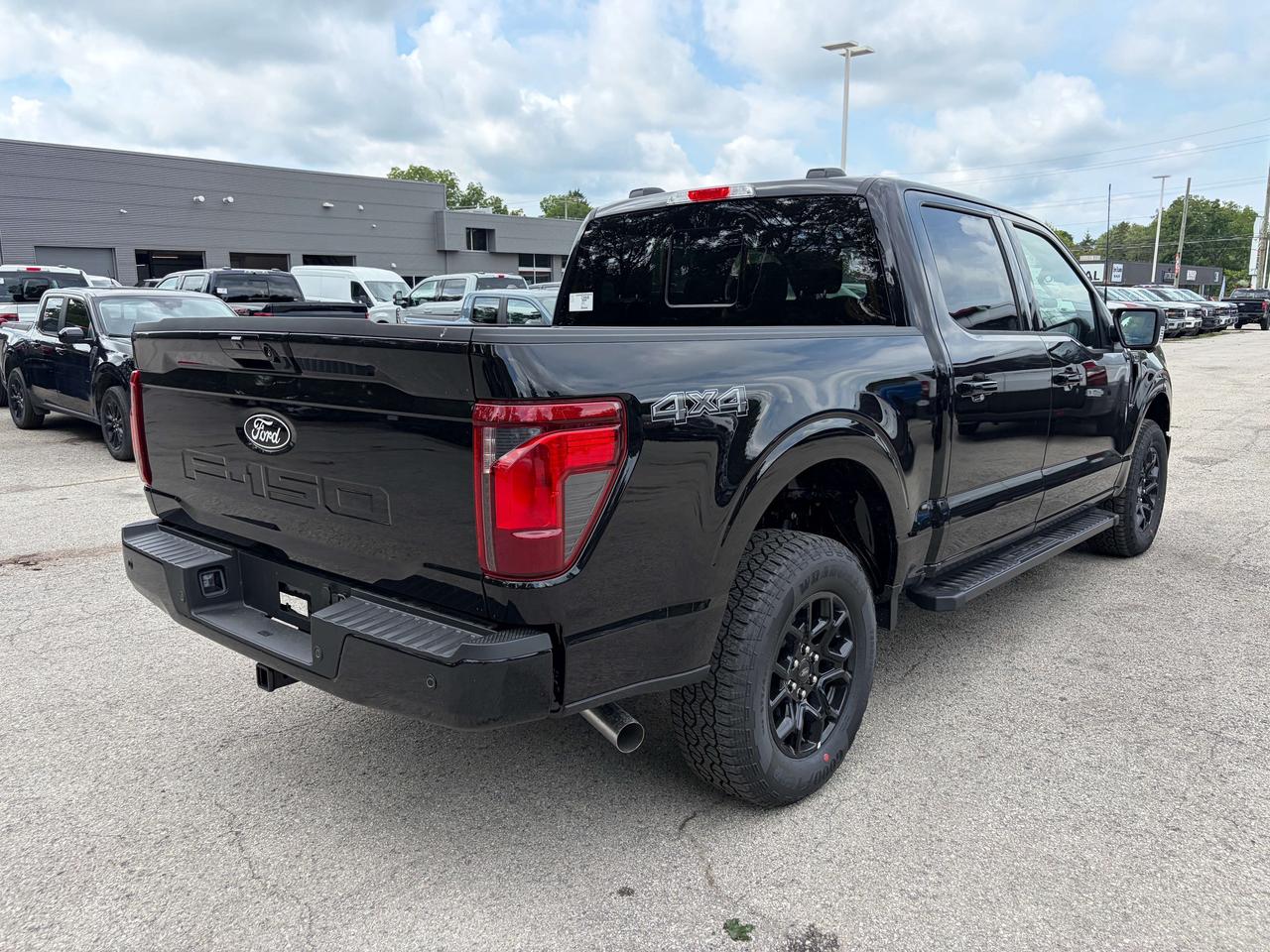 2026 Ford F-150 XLT 4WD SuperCrew 5.5' Box Photo4
