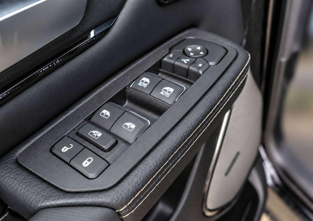 2026 RAM 1500 SPORT | Pano Roof | Night Pkg | Leather | Level 1 Photo