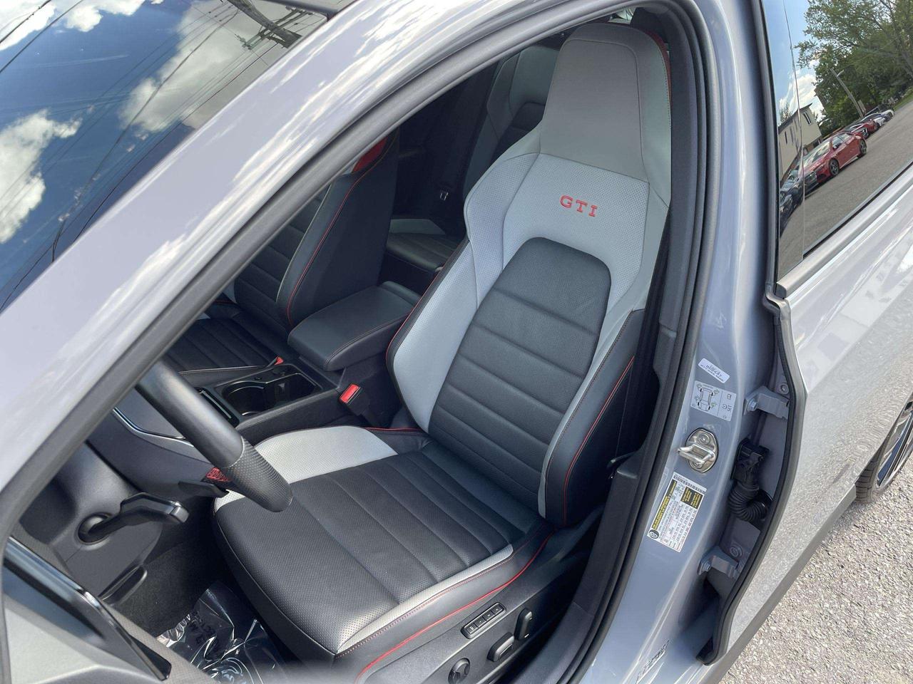 2024 Volkswagen Golf GTI Performance PERFORMANCE, RAIL TO RAIL ROOF, HEADS UP, HARMAN KARDON, NAVI, LEATHER, PANO. ROOF, BLIS, HTD. & VEN Photo