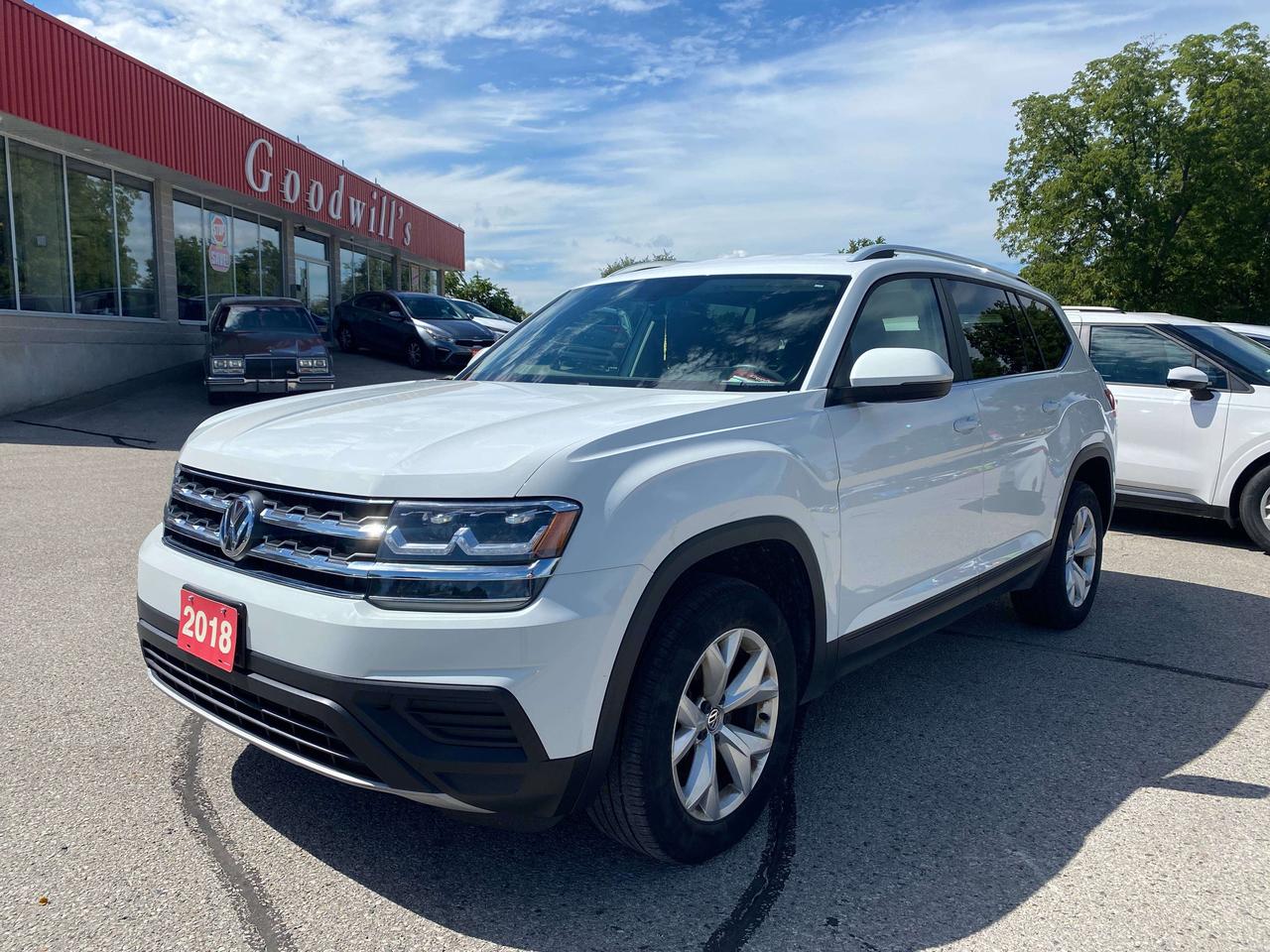 2018 Volkswagen Atlas TRENDLINE, 3.6L, AWD, BACK UP CAMERA! Photo