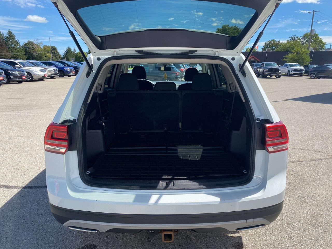 2018 Volkswagen Atlas TRENDLINE, 3.6L, AWD, BACK UP CAMERA! Photo