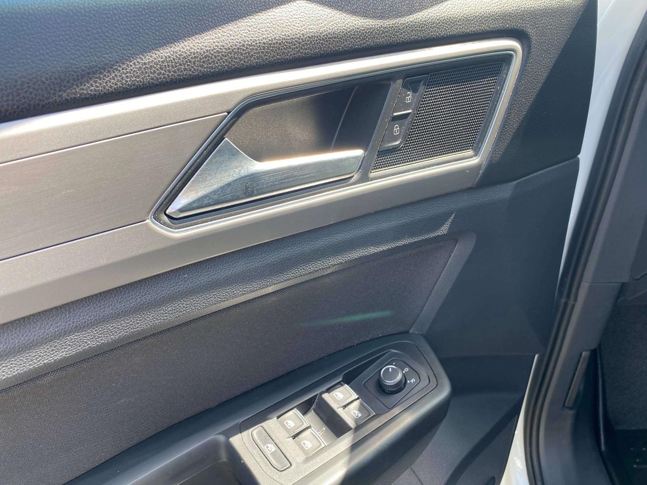 2018 Volkswagen Atlas TRENDLINE, 3.6L, AWD, BACK UP CAMERA! Photo