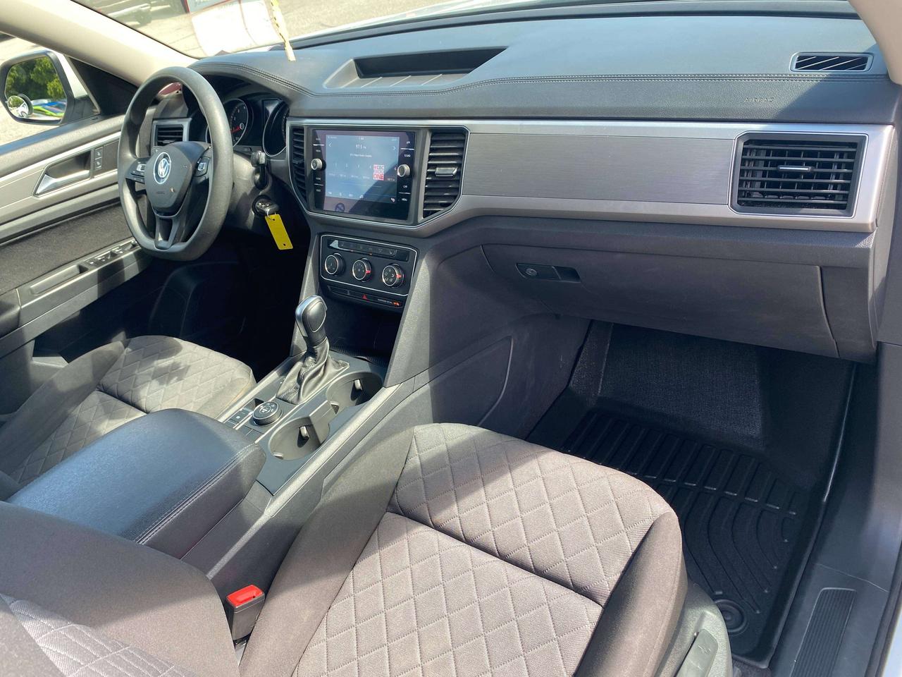 2018 Volkswagen Atlas TRENDLINE, 3.6L, AWD, BACK UP CAMERA! - Photo #24