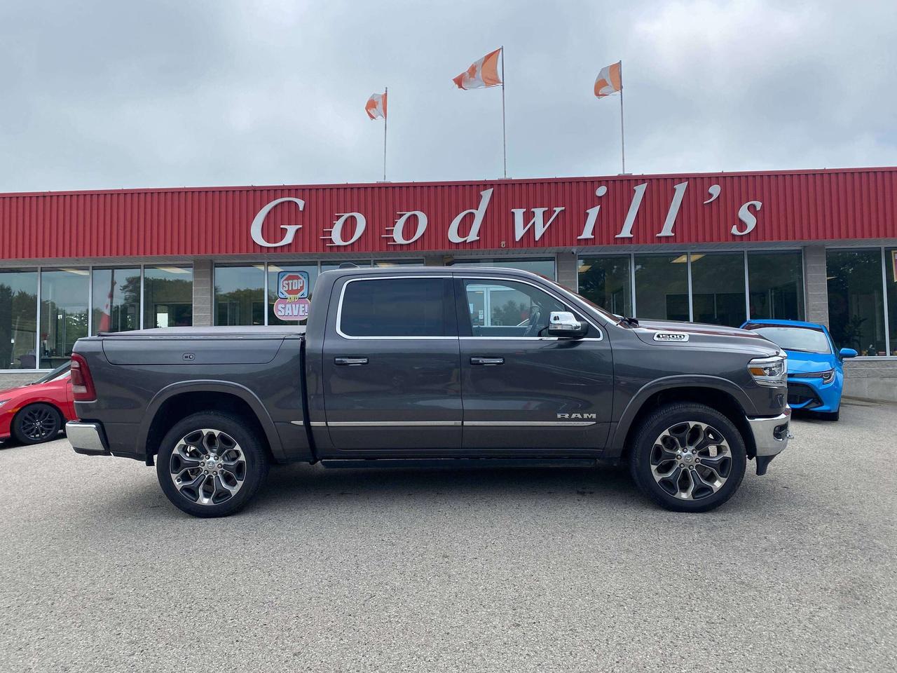 2022 RAM 1500 LIMITED, CLEAN CARFAX, REMOTE START, SUNROOF!