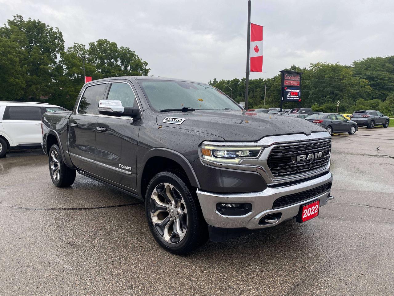2022 RAM 1500 LIMITED, CLEAN CARFAX, REMOTE START, SUNROOF! - Photo #2