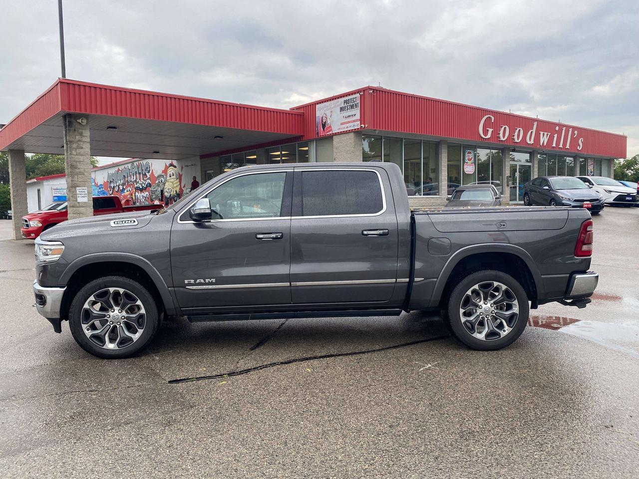 2022 RAM 1500 LIMITED, CLEAN CARFAX, REMOTE START, SUNROOF! Photo