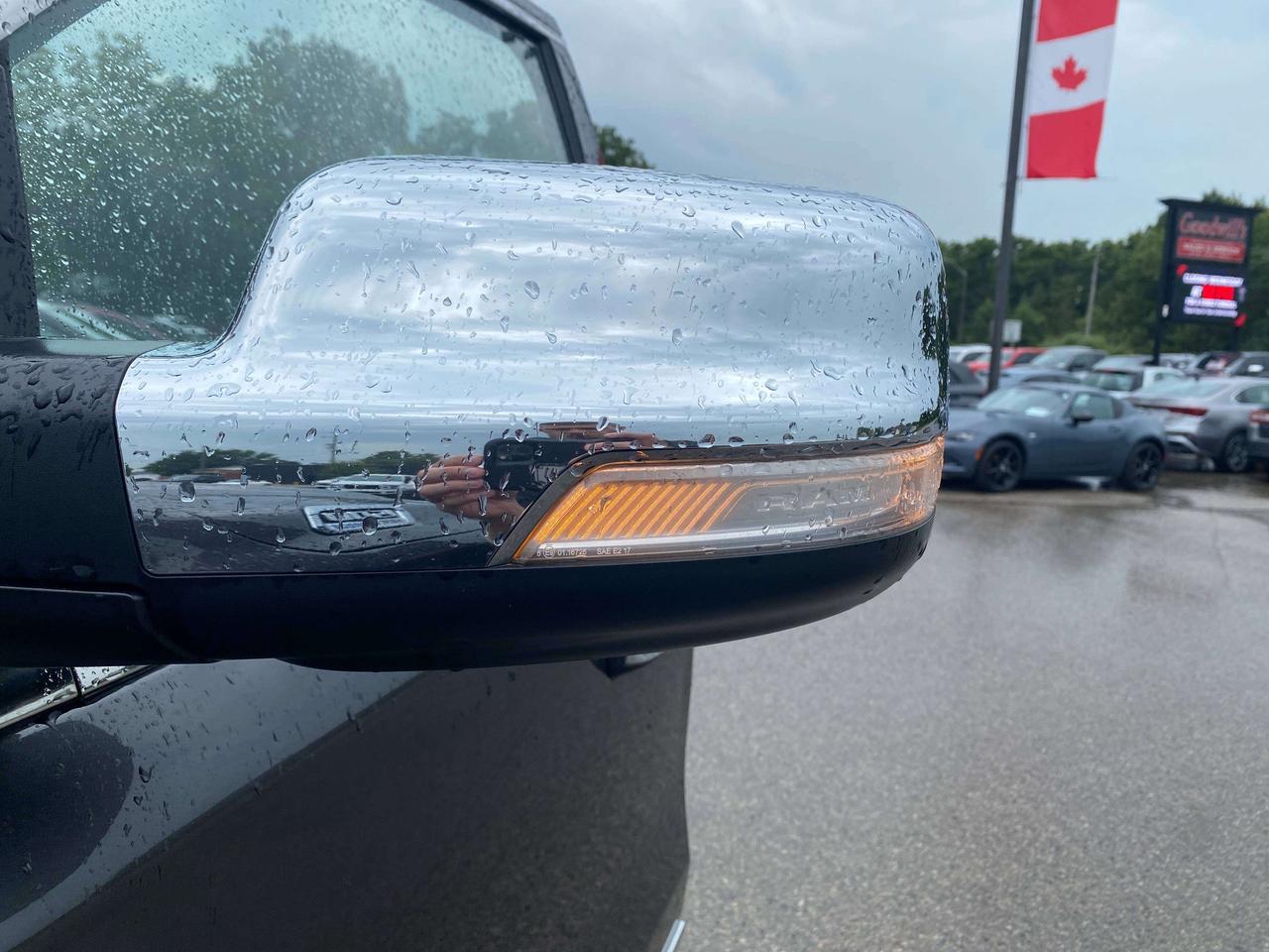 2022 RAM 1500 LIMITED, CLEAN CARFAX, REMOTE START, SUNROOF! - Photo #11
