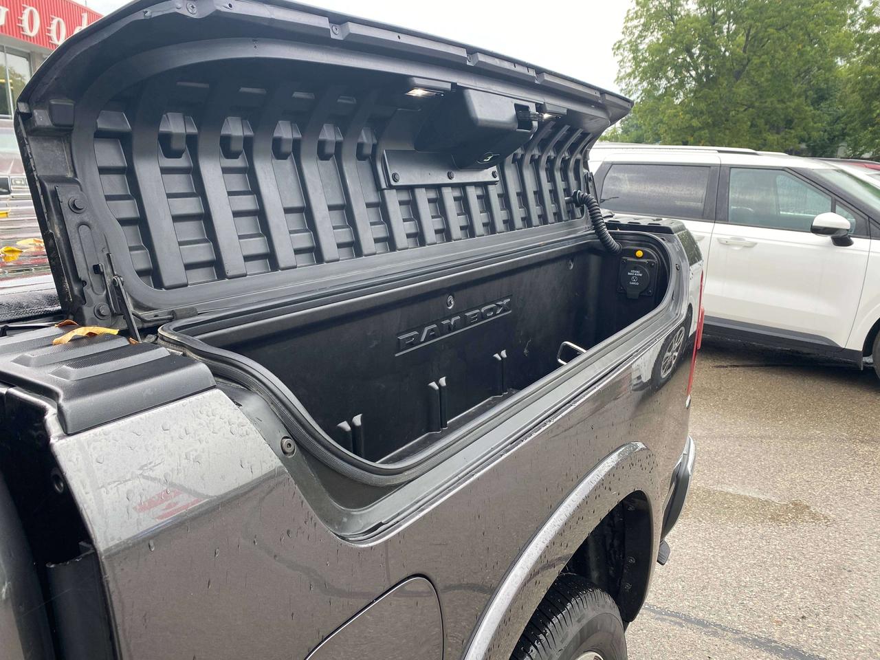 2022 RAM 1500 LIMITED, CLEAN CARFAX, REMOTE START, SUNROOF! Photo