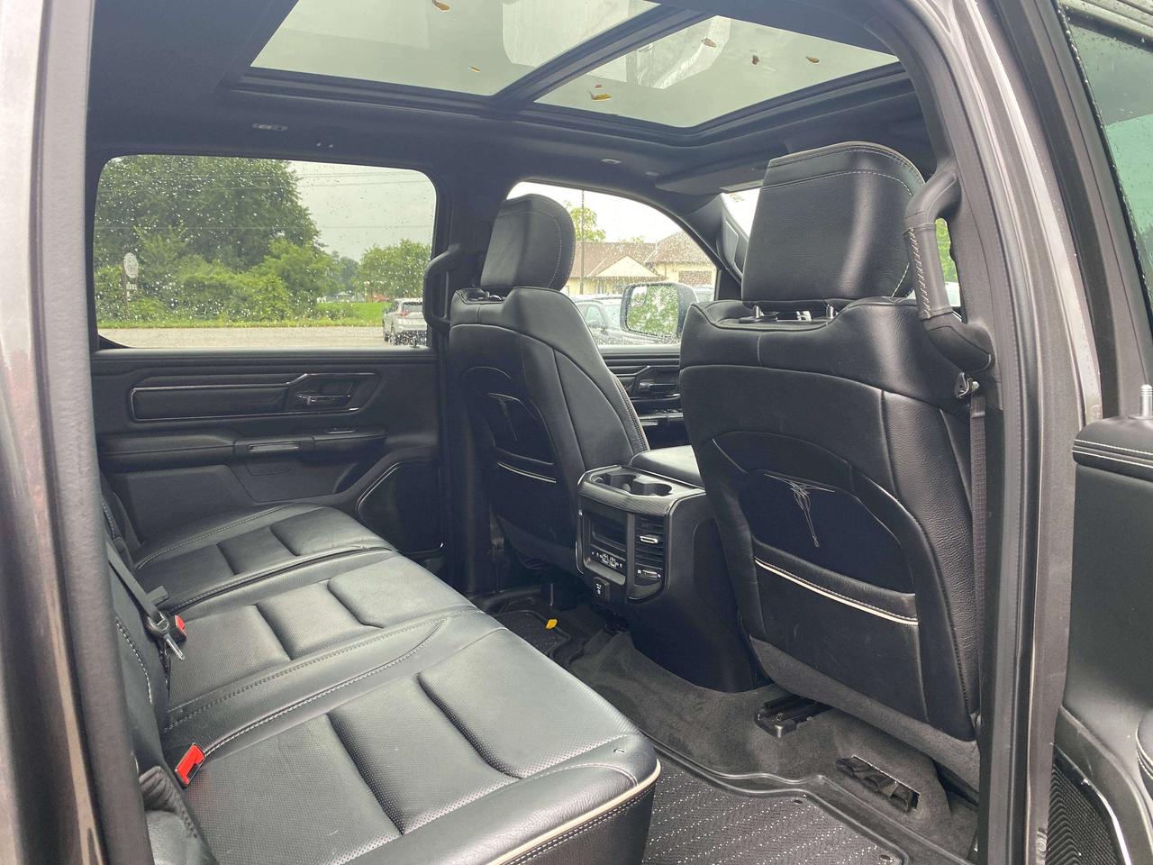 2022 RAM 1500 LIMITED, CLEAN CARFAX, REMOTE START, SUNROOF! Photo