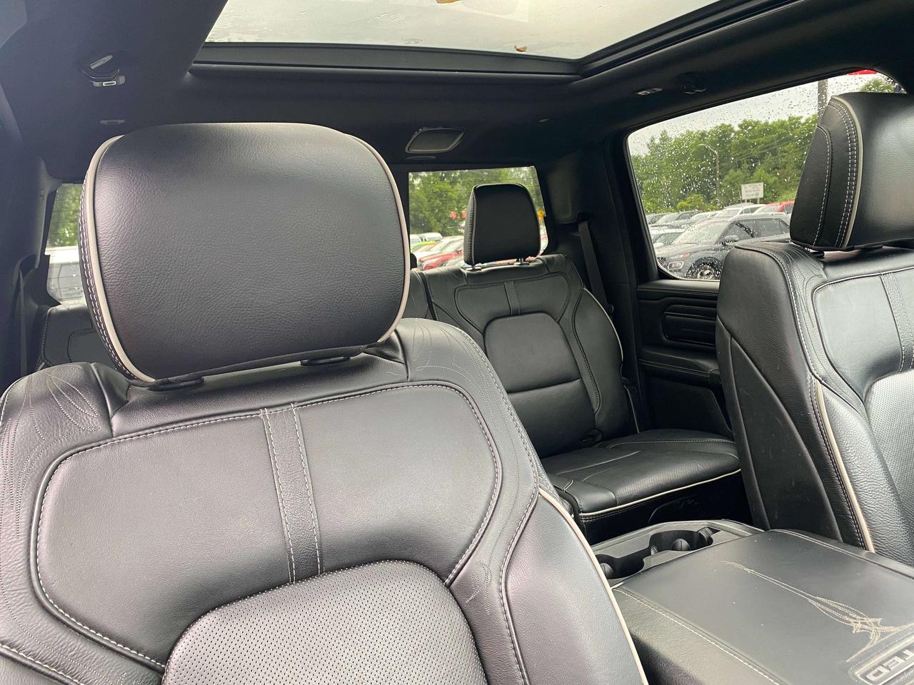 2022 RAM 1500 LIMITED, CLEAN CARFAX, REMOTE START, SUNROOF! Photo