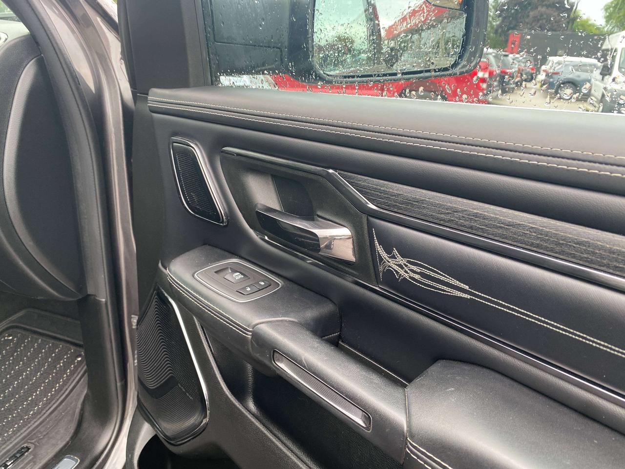 2022 RAM 1500 LIMITED, CLEAN CARFAX, REMOTE START, SUNROOF! Photo