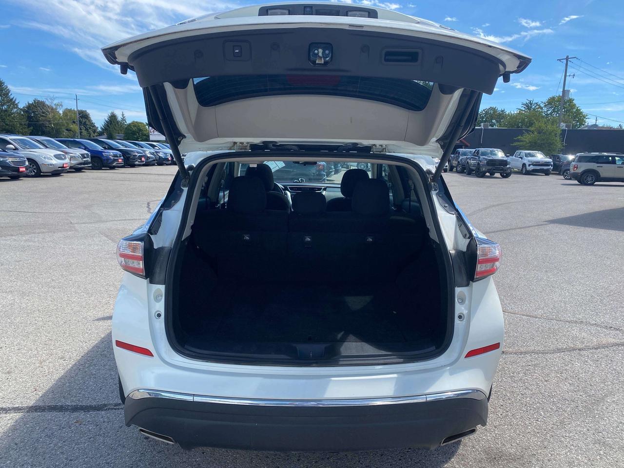 2018 Nissan Murano SV, CLEAN CARFAX, REMOTE START, SUNROOF, NAV! Photo