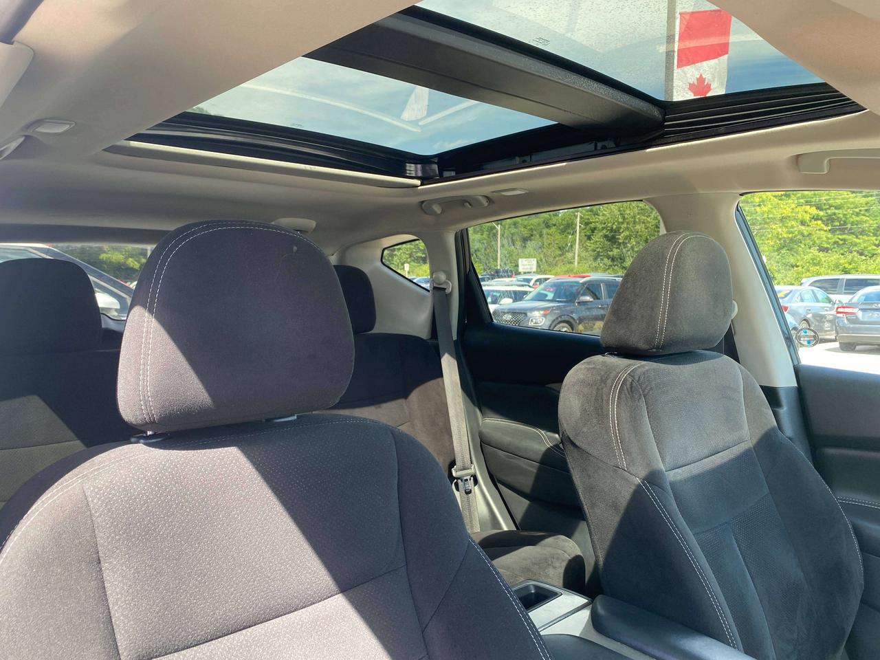 2018 Nissan Murano SV, CLEAN CARFAX, REMOTE START, SUNROOF, NAV! Photo