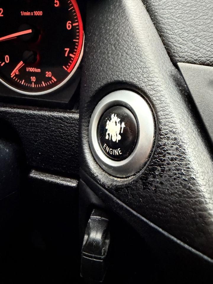 2012 BMW X1 xDrive28i Photo