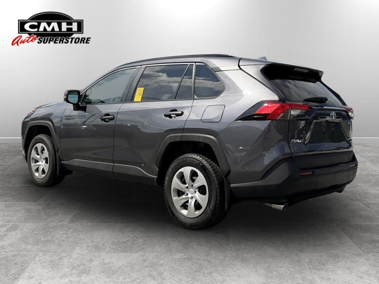 2021 Toyota RAV4 LE  **CLEAN CARFAX** Photo3