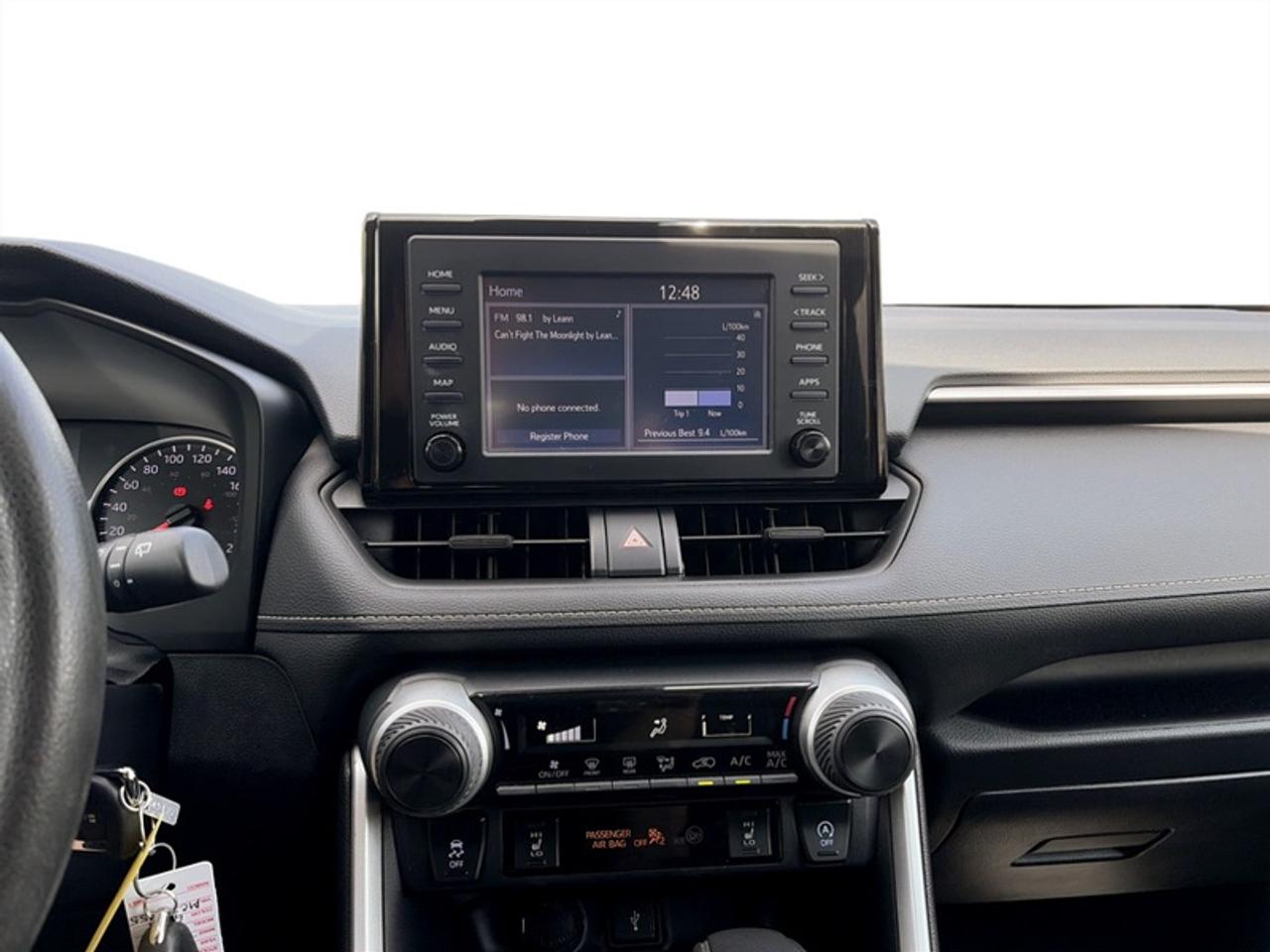 2021 Toyota RAV4 LE  **CLEAN CARFAX** Photo