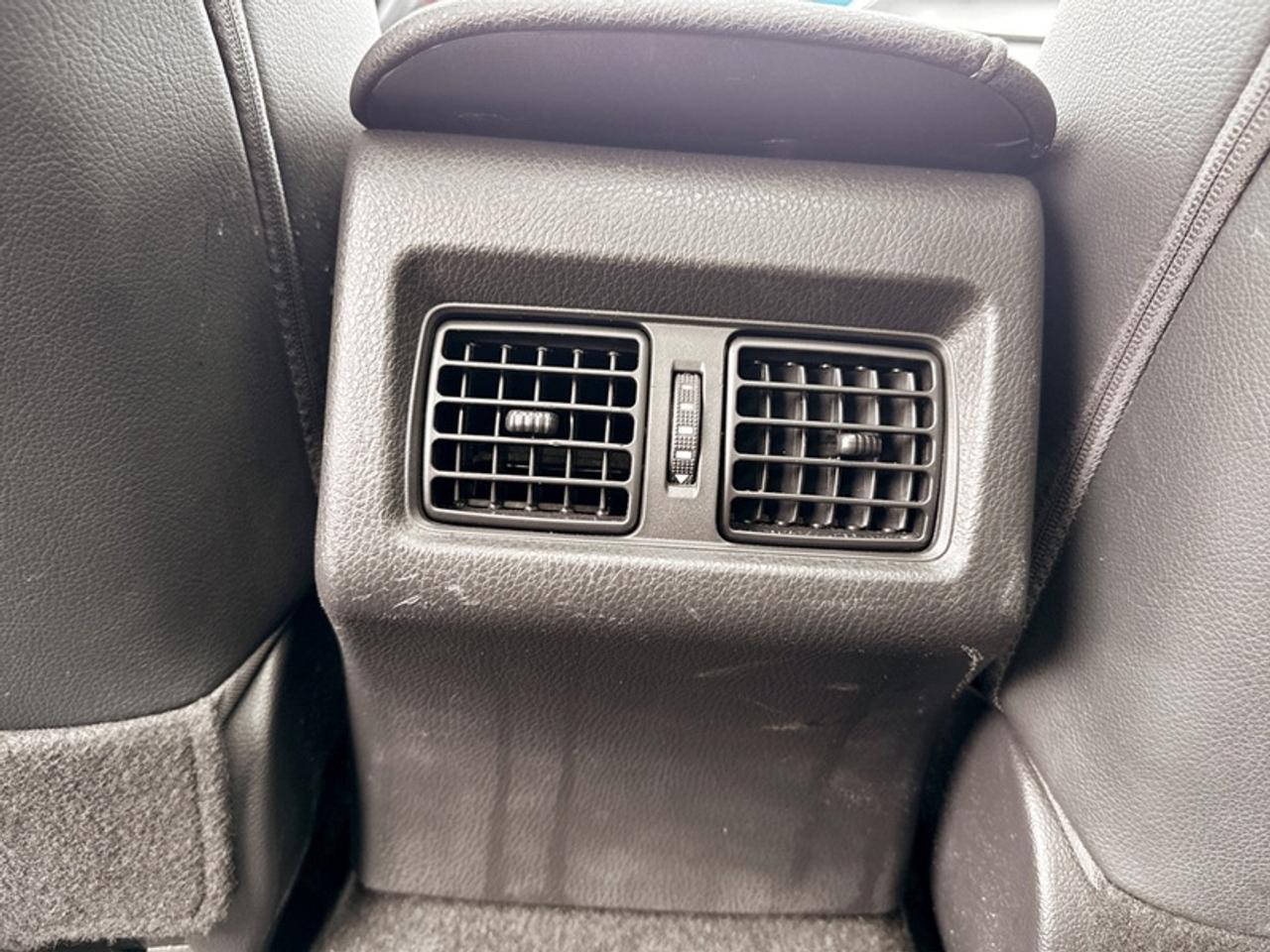 2018 Toyota Camry XSE V6  **V6 ENGINE - LOADED** Photo