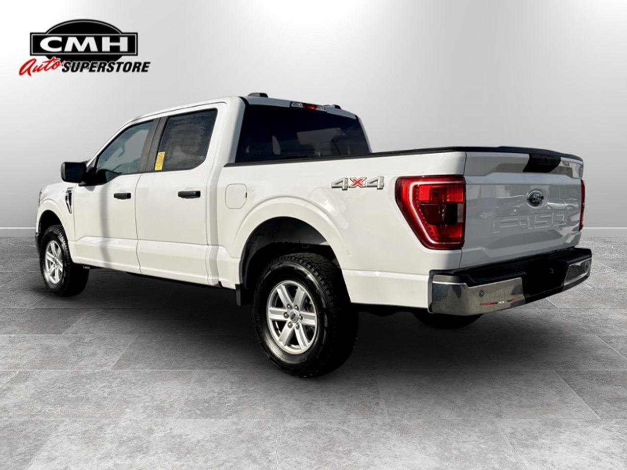 2021 Ford F-150 XLT  **5.0L V8 ENGINE** Photo2
