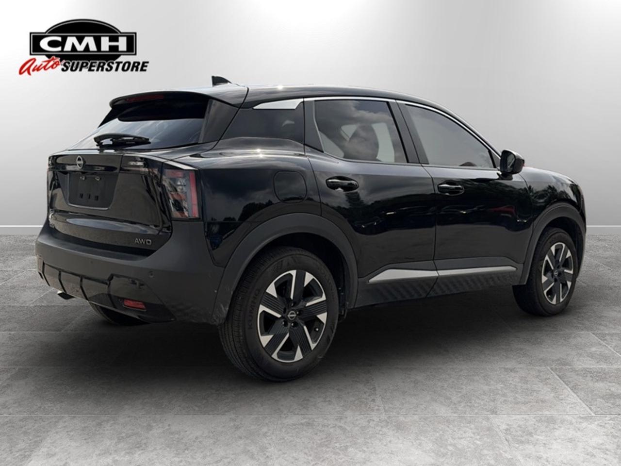 2025 Nissan Kicks SV  **CLEAN CARFAX - LOW MILEAGE** Photo