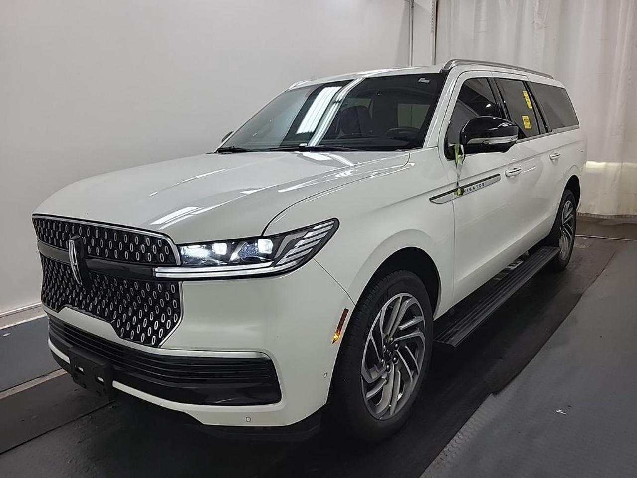 2025 Lincoln Navigator L Reserve Photo0