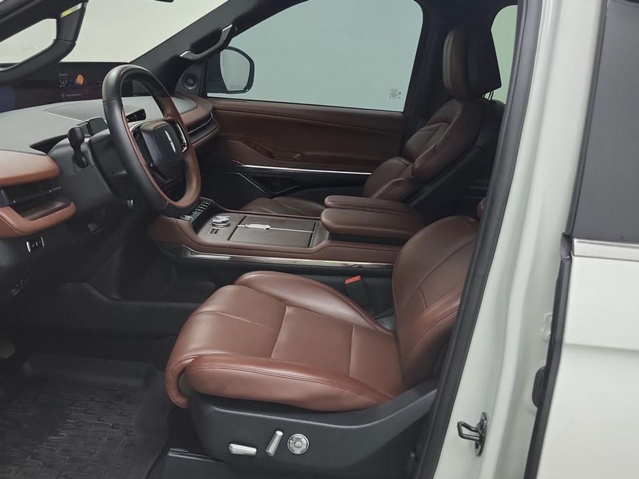 2025 Lincoln Navigator L Reserve Photo4
