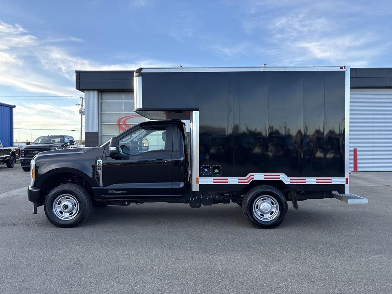 2026 Ford F-250 Super Duty SRW XL Photo3