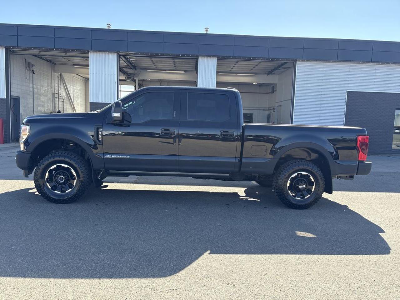 2022 Ford F-350 Super Duty SRW Limited Photo3
