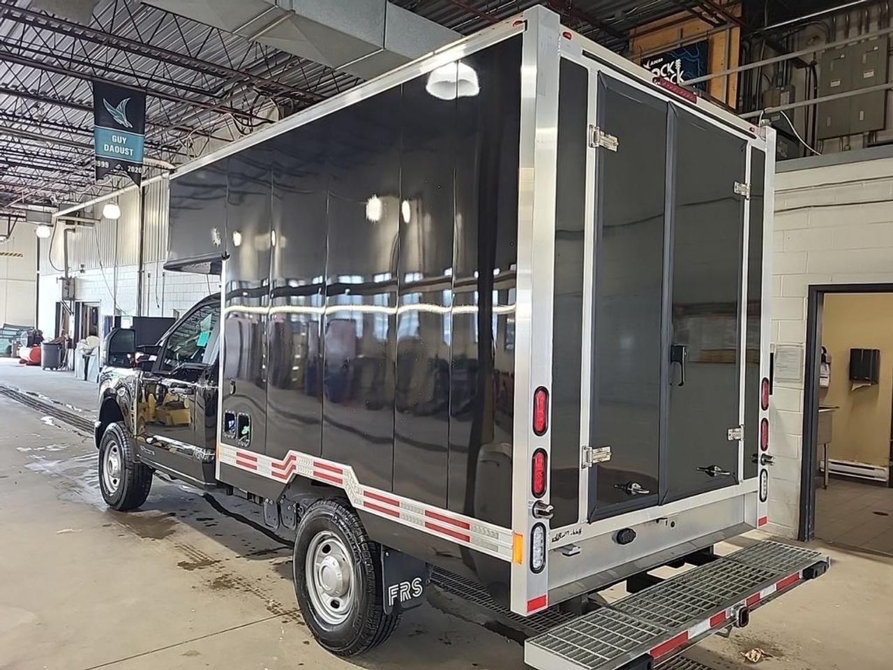 2026 Ford F-250 Super Duty SRW XL Photo3