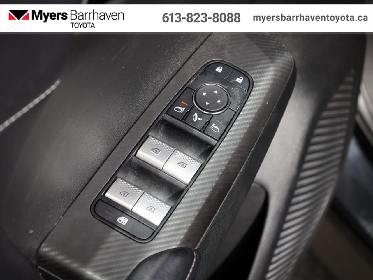 2025 Mitsubishi Outlander Plug-In Hybrid LE S-AWC  - $271 B/W Photo