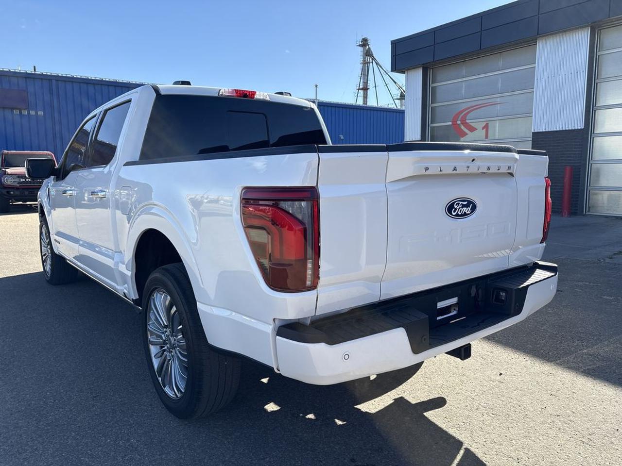 2024 Ford F-150 Platinum Photo4