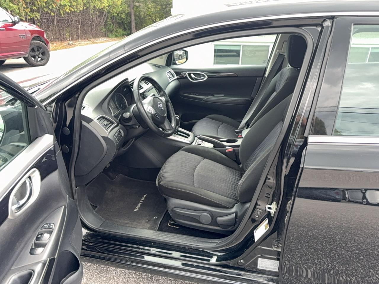 2019 Nissan Sentra SV-AUTO-AIR-SUNROOF-HEATED SEATS & WHEEL Photo