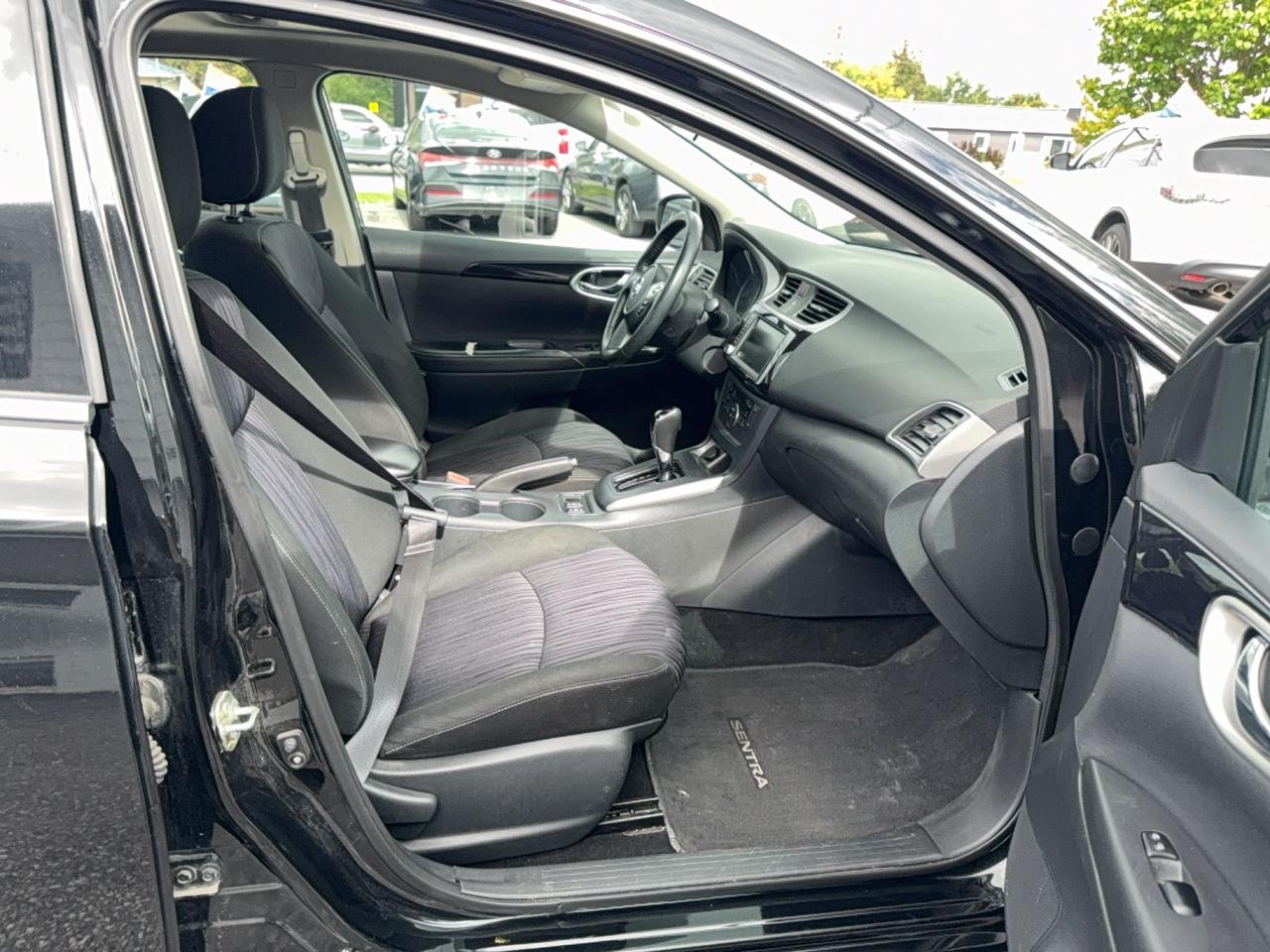 2019 Nissan Sentra SV-AUTO-AIR-SUNROOF-HEATED SEATS & WHEEL Photo