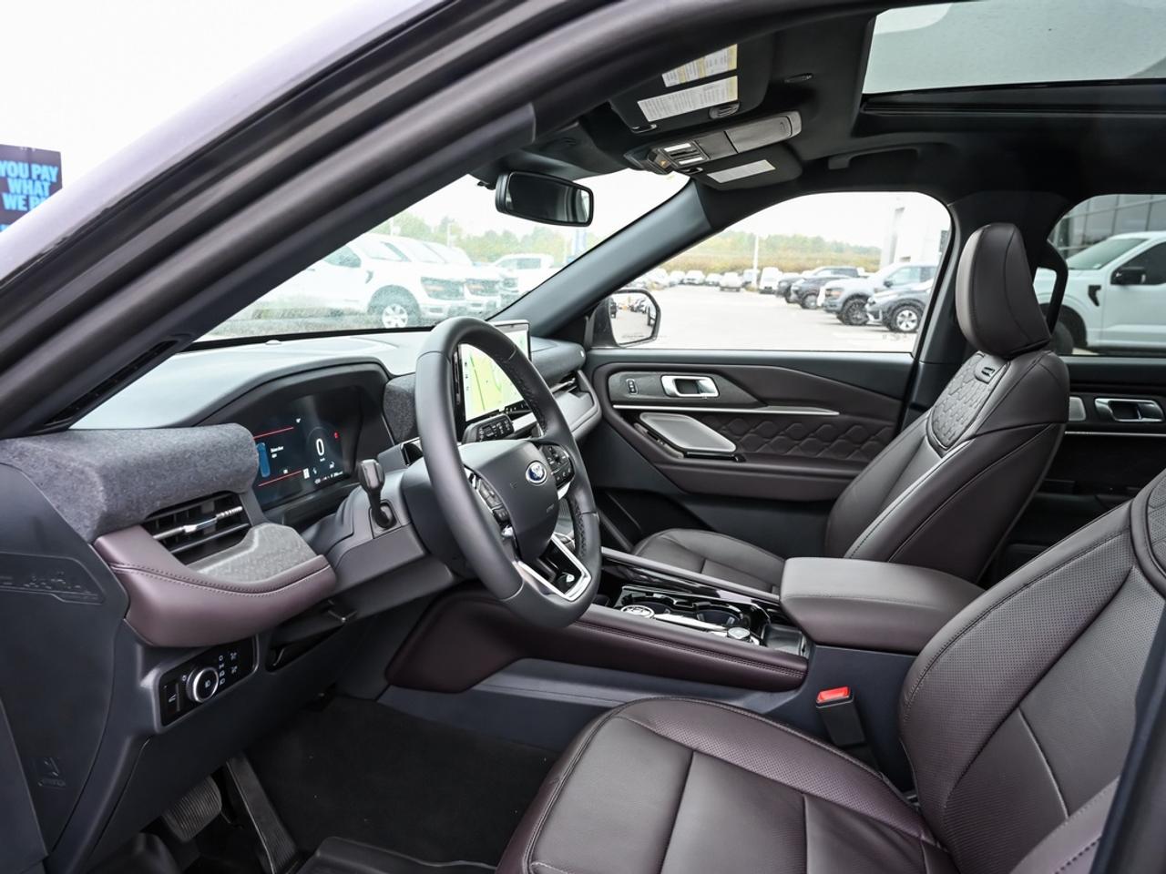 2026 Ford Explorer Platinum Photo