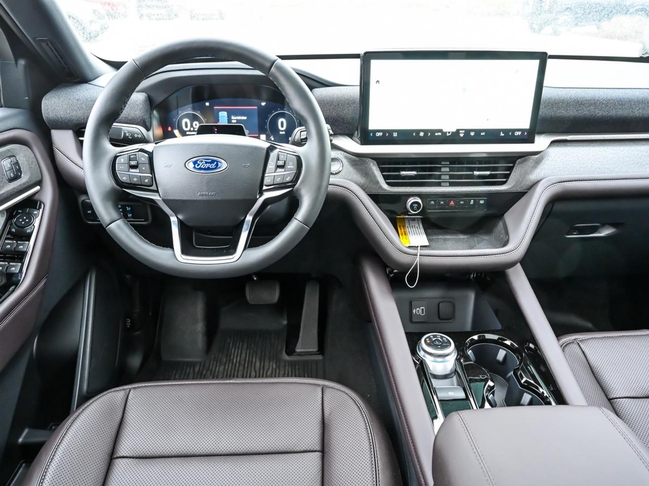 2026 Ford Explorer Platinum Photo