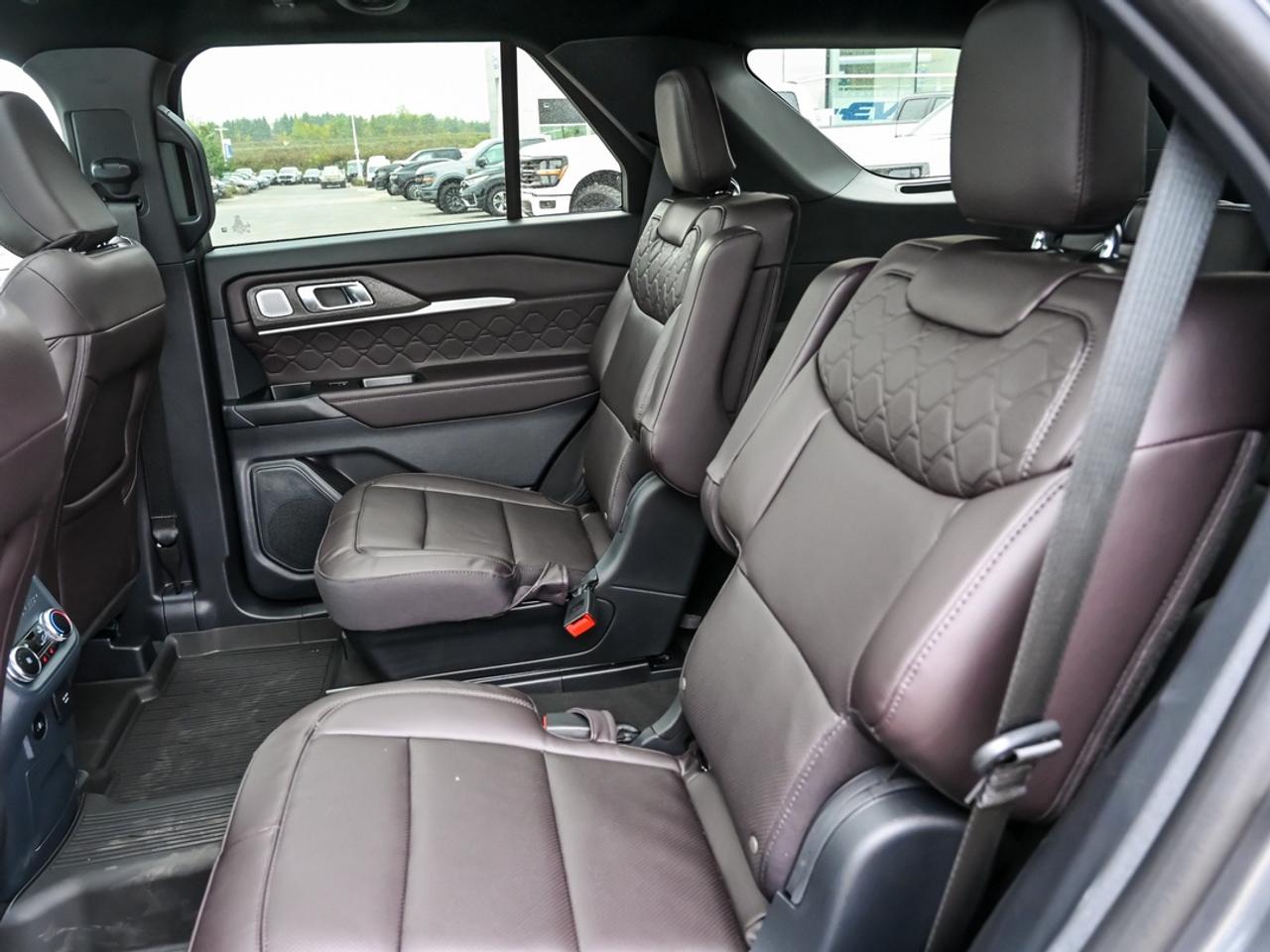 2026 Ford Explorer Platinum Photo