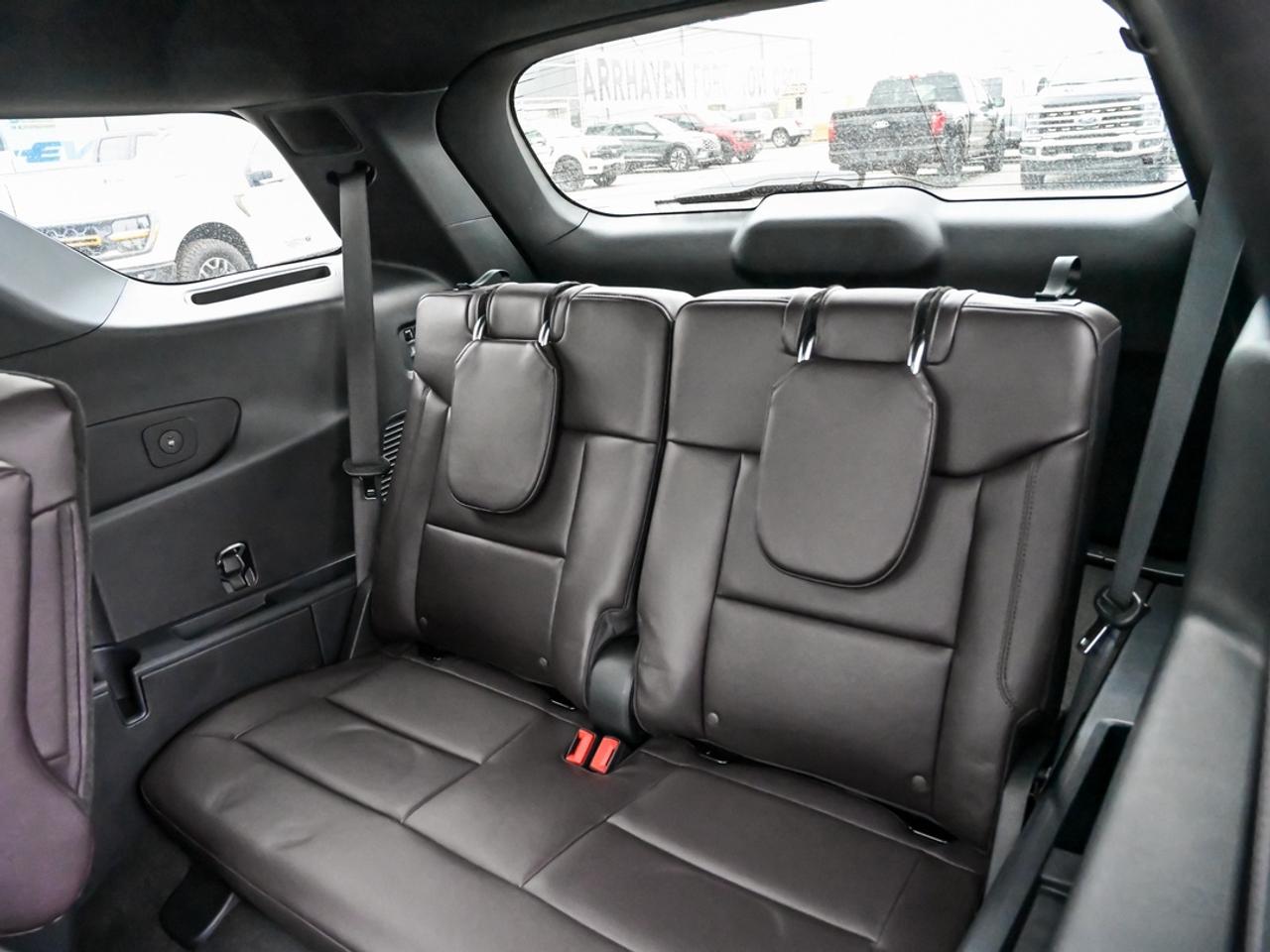 2026 Ford Explorer Platinum Photo