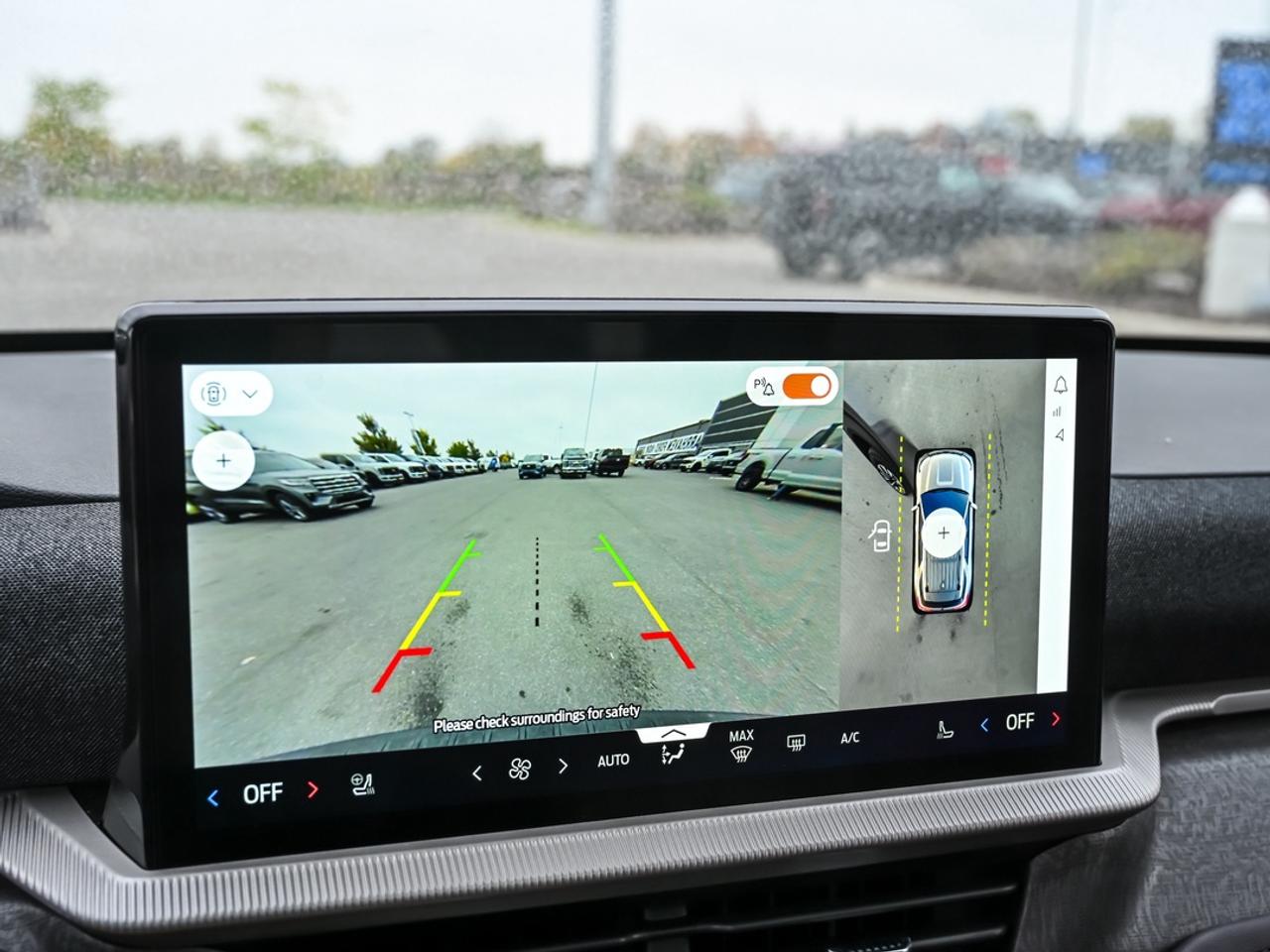 2026 Ford Explorer Platinum Photo