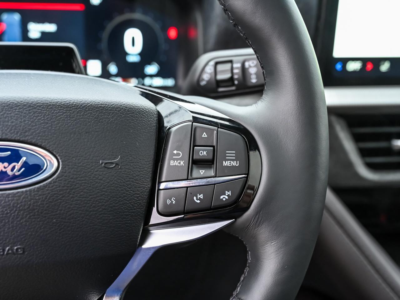 2026 Ford Explorer Platinum Photo