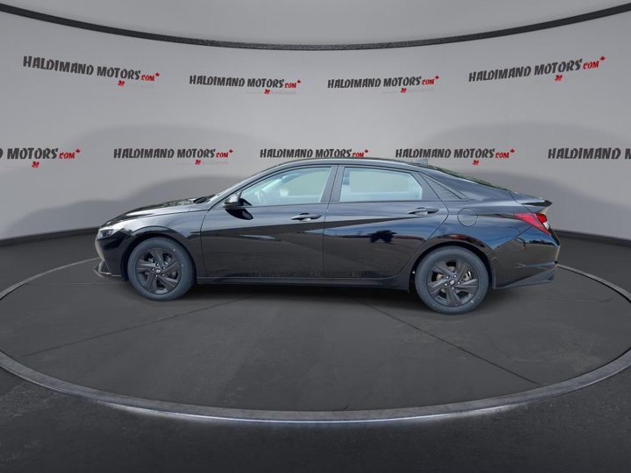 2022 Hyundai Elantra Preferred | Heated Steering Wheel Photo