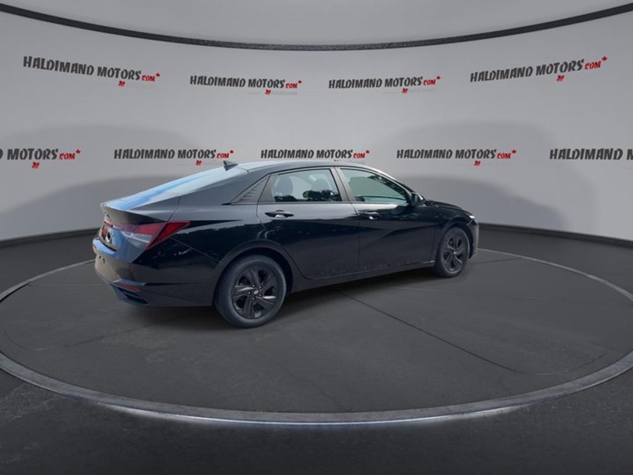 2022 Hyundai Elantra Preferred | Heated Steering Wheel Photo