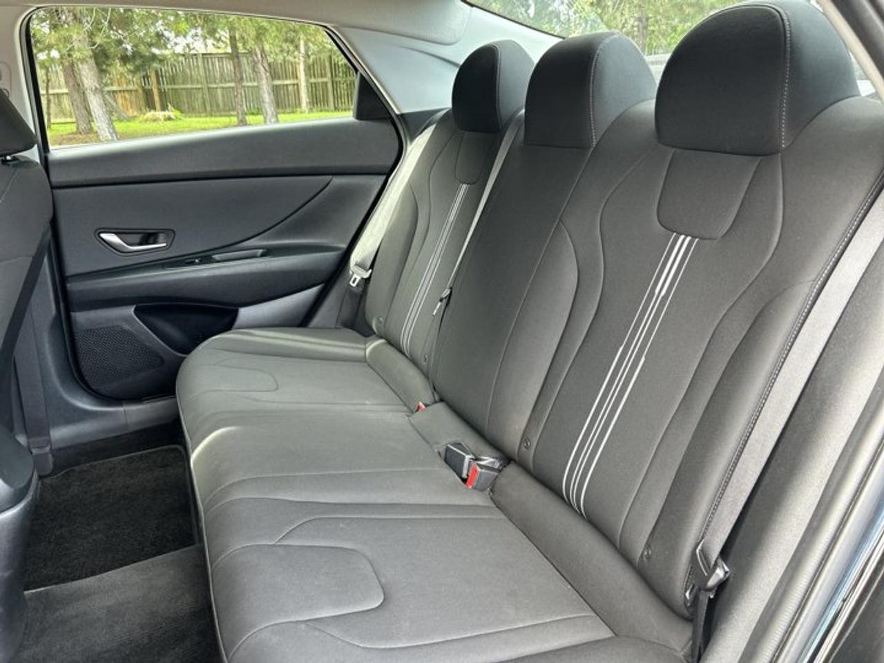 2022 Hyundai Elantra Preferred | Heated Steering Wheel Photo